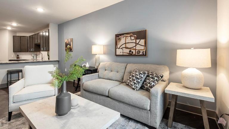 Landing Apartments - Thrive at University City - B&B Charlotte