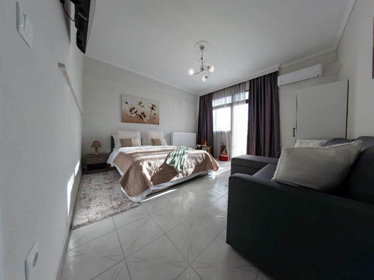 Del Sol 6 Meteora Luxurious Family Suites - Bed and Breakfast Kalampáka