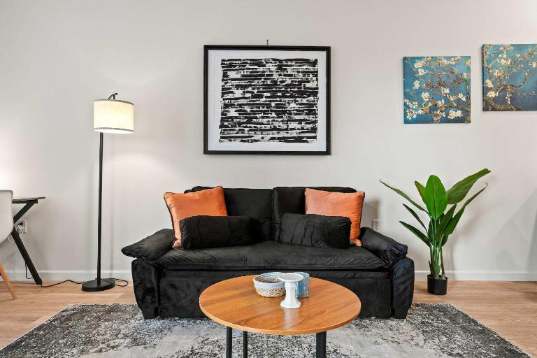 Riviere Apartments King Bed Suite & Pool & Gym & Pet Friendly & Near Epic Universe - B&B Orlando