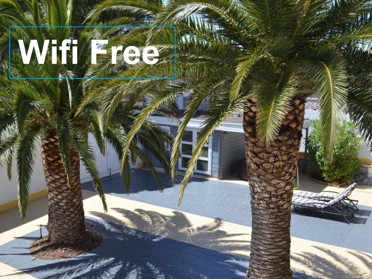 Casa Confortable con Barbacoa y Gran Terraza en L'Escala, Cerca de la Playa - HISP-7-7 - Ferienwohnung Torroella de Montgrí