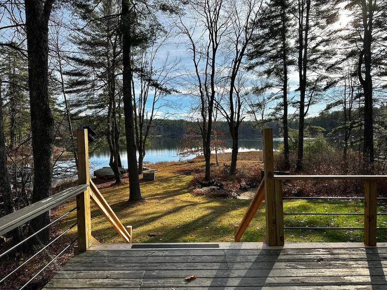 Peaceful Lake Cabin Near the Beach - B&B Bennington