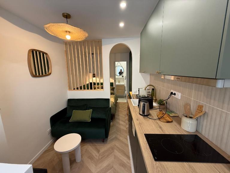 Cosy Appartment in a cool area of Ivry near Paris - B&B Ivry sobre Sena