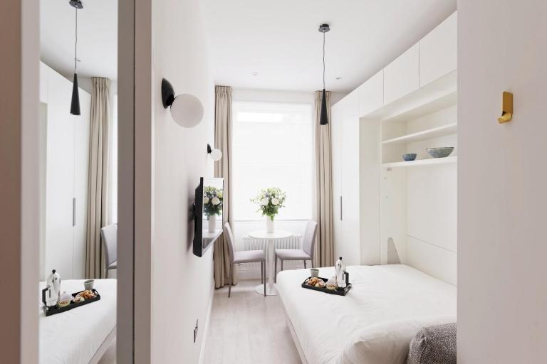 Studio at 3rd floor, premium street Notting Hill. - B&B London