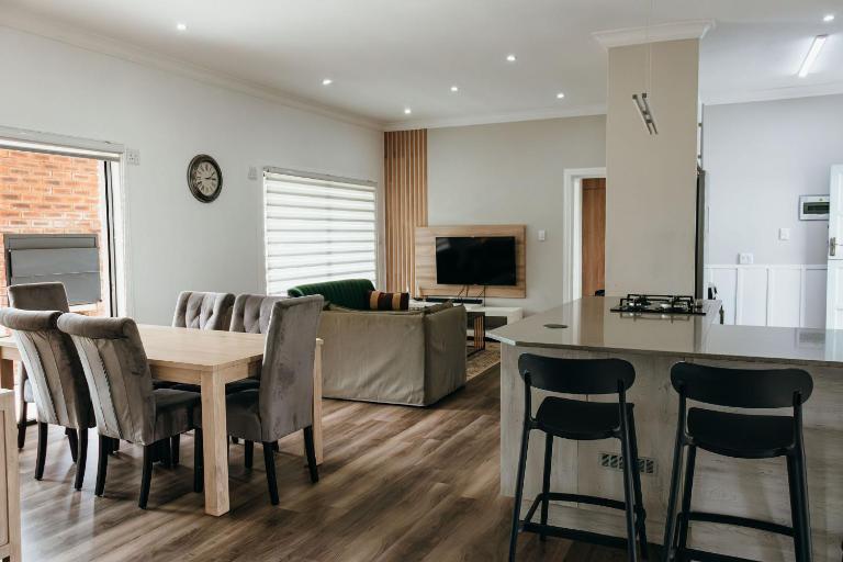 Disa Close 3 Cathkin Estates - B&B Winterton