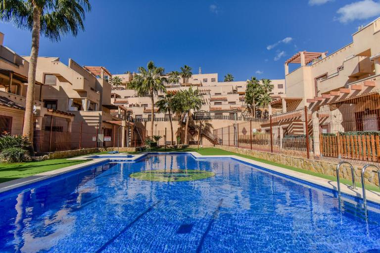 Los Collados con Jardín y Piscina By Aloha Palma - B&B Águilas