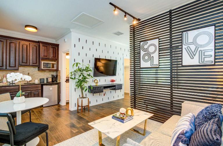 Heights Oasis - Chic Houston Heights Private Studio - Chambres d'hôtes Houston