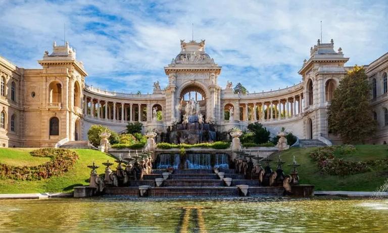 Petit Cocon Palais Lonchamp - Bed and Breakfast Marseille