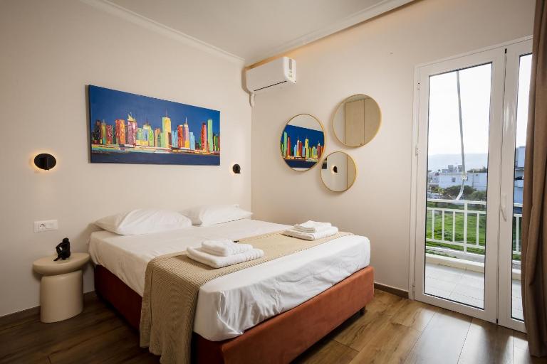 Theni City Apartment by Zen Estate - Chambres d'hôtes La Canée