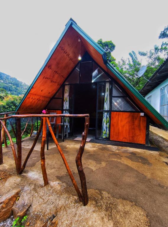 Yoga Meditation waterfall Cabana - B&B Ella Town