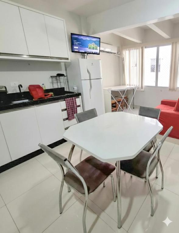 Loft 80 metros do mar na Praia Central com garagem - Bed and Breakfast Balneário Camboriú