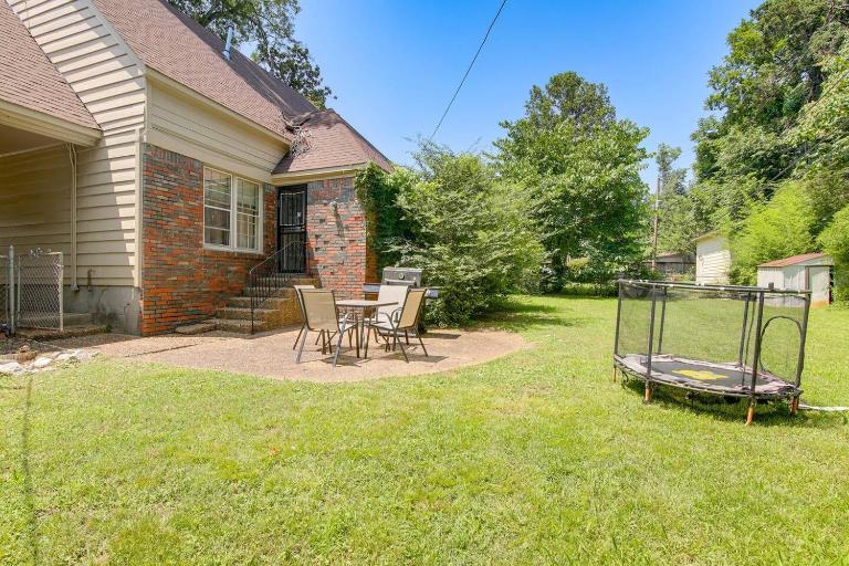 Big Yard • Patio + Grill • Pet Friendly - B&B Memphis