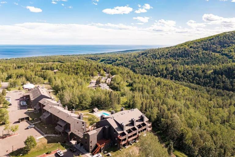 North Shore Vista Views Ski in Ski out Hot Tub - Chambres d'hôtes Lutsen
