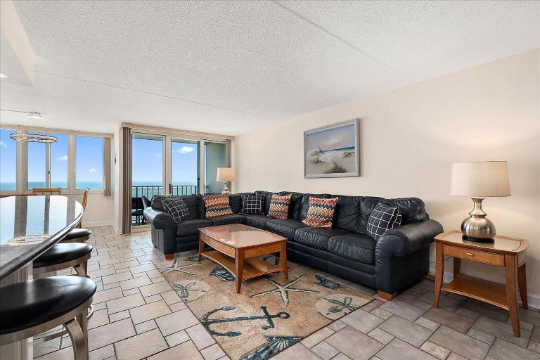 3 Bedroom Direct Oceanfront Condo in Quay with Indoor & Outdoor Pools! - Ferienwohnung Ocean City