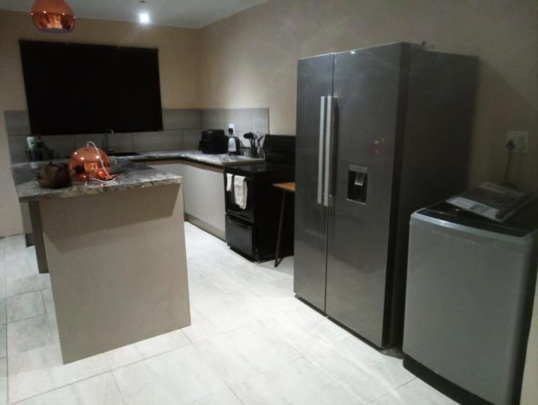 Infinity Guesthouse - B&B Upington