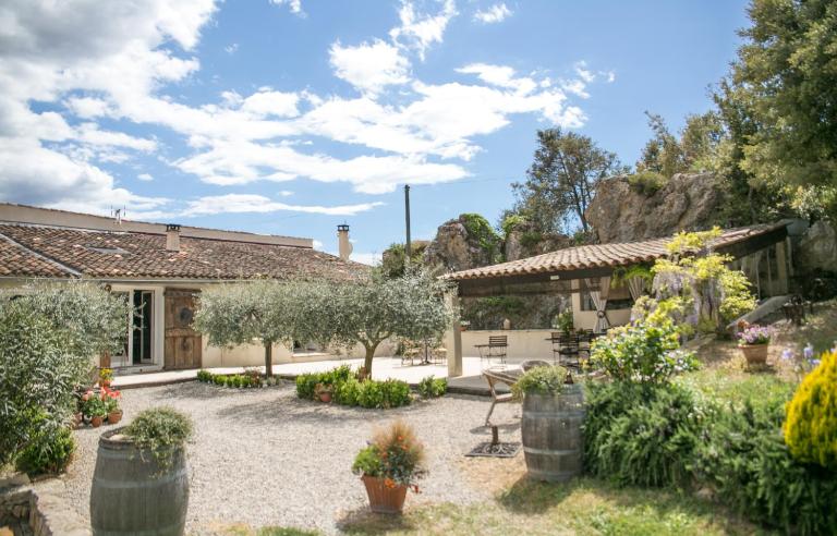 Campagne de la source St Martin B&B - Chambres d'hôtes Cotignac