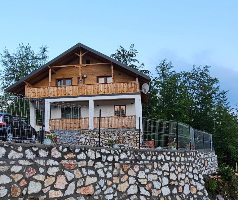 Casa din fagi - B&B Munună