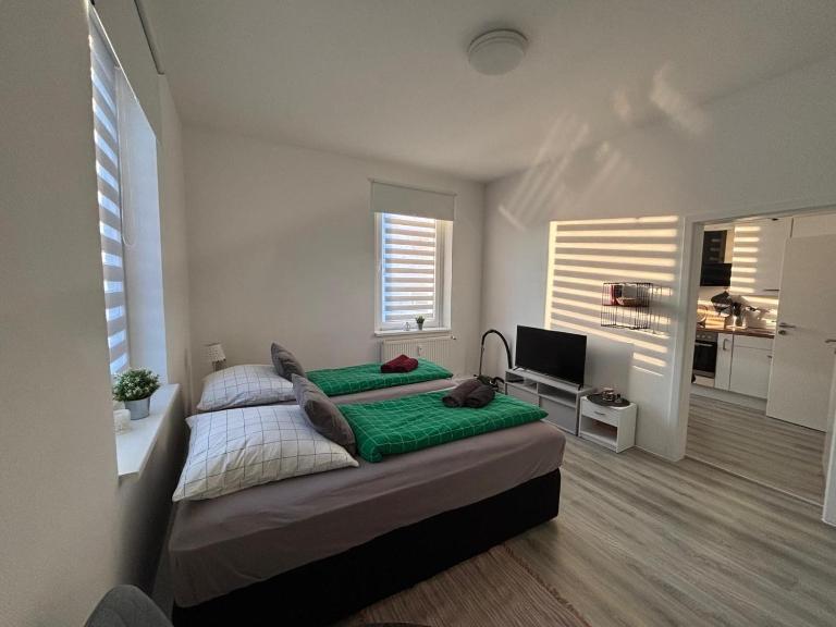 Apartment, Ferienwohnung- Bad-Küche- Parkplatz - Bed and Breakfast Braunschweig