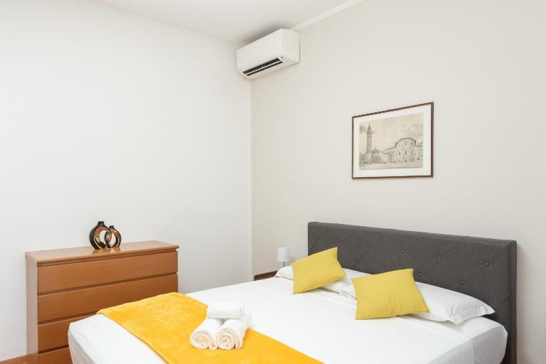 ArtStay Porta Romana Apt, Parking, City Centre - B&B Milan