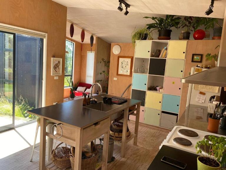 The Little Blue Haus - Pet Friendly Eco Pad, Nelson, NZ - B&B Nelson