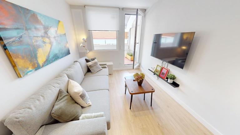 Stunning penthouse in Cuatro Caminos for 4 pax - Artistas 1 - B&B Madrid