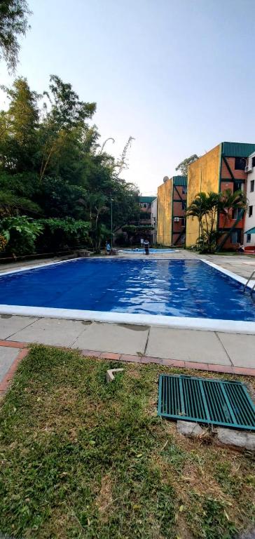 KR apartment CENTRO HISTÓRICO, SAN SALVADOR, TRES HABITACIONES 4 CAMAS parking wifi netflix VIX y mas - B&B San Salvador
