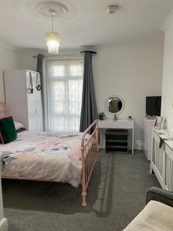 Entire Studio Apartment Private Entrance - B&B Southampton