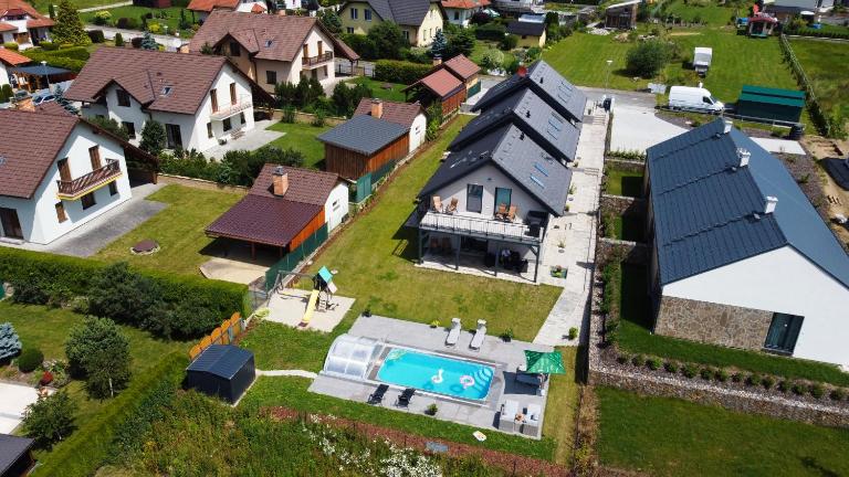 Apartmánové domy s bazénem Lipno 1 - B&B Frymburk