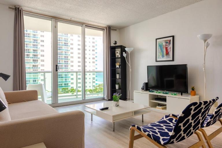 Apt w/2 Queen Beds & Ocean View at Tides - Ferienwohnung Hollywood