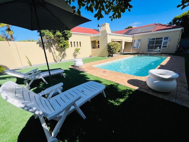 4 Bedroom Bliss - B&B Cape Town
