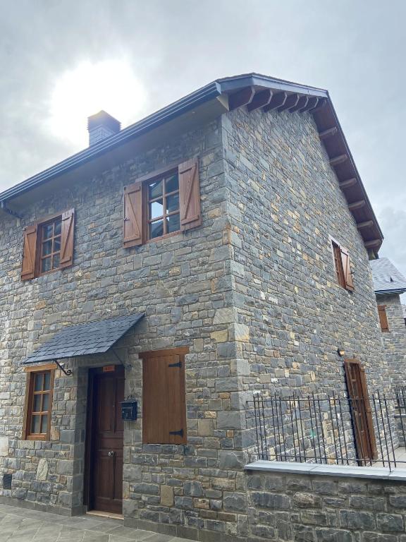 Chalet Ibones Azules 7 pax - B&B El Pueyo de Jaca