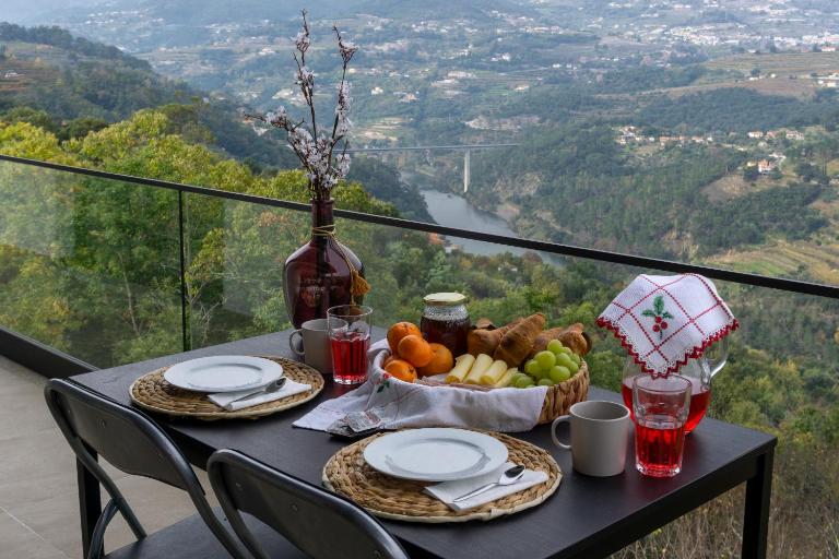 Cherry Douro Hill - Bed and Breakfast Resende