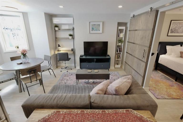 Downtown DC Awaits with Parking Permit - B&B Washington D.C.