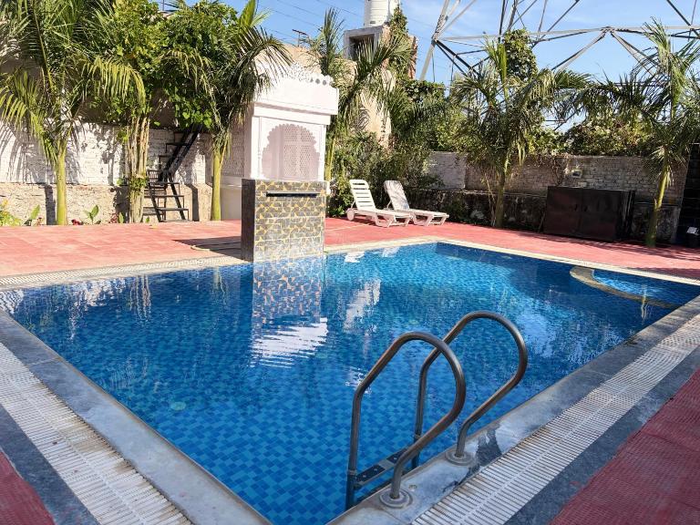 The Ummed Palace - Bed and Breakfast Udaipur
