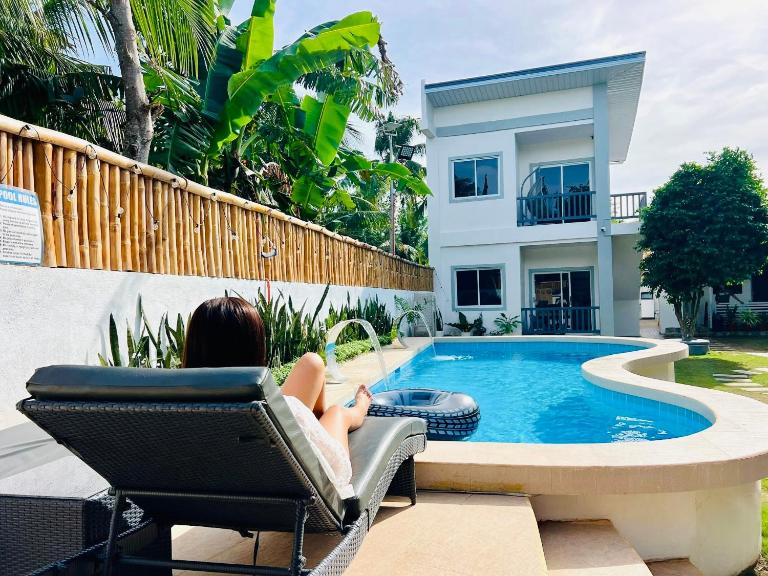 Olliz Huvila - B&B Siquijor