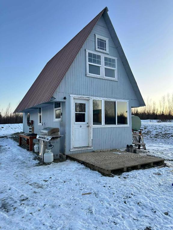 Bass Farm Lake View Loft Cabin - Bed and Breakfast Wasilla