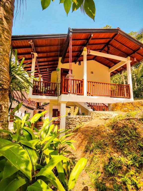 Serene View Lodge - Bed and Breakfast Unawatuna