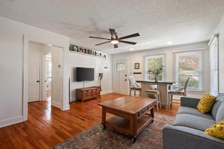 The Little Lone Star - B&B Austin