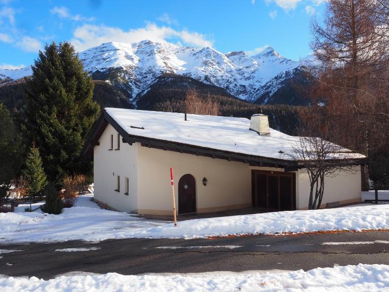 Ferienhaus Grundschera Engadin - B&B Brail