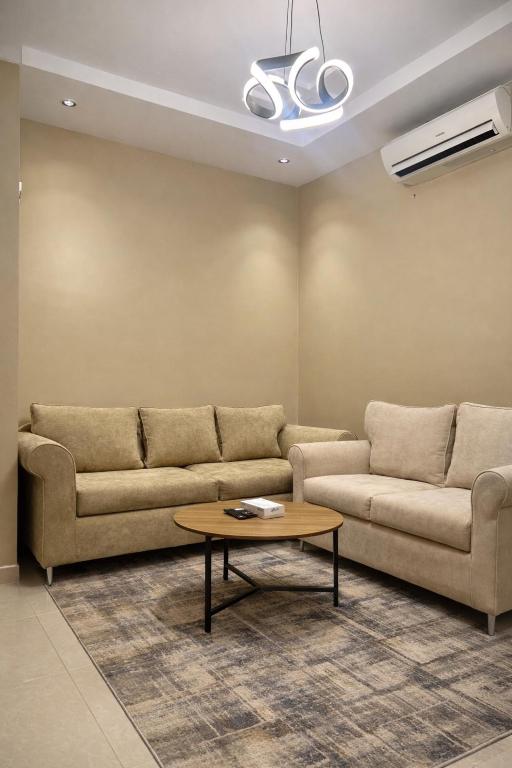 سويت غرفتين وصالة مميزه توصيل من المطار - B&B Jedda