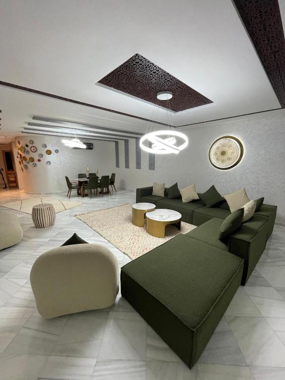 Luxury Modern Apartment City Center - Chambres d'hôtes Meknès