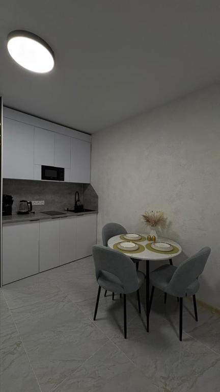 Астана Аэропорт - B&B Astaná