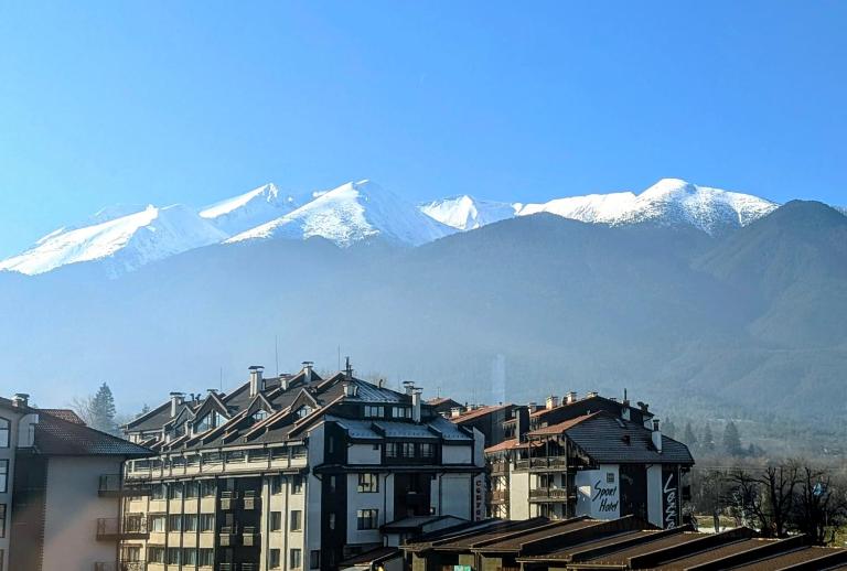 Mountain view apartment at Emerald Hotel - B&B Bansko