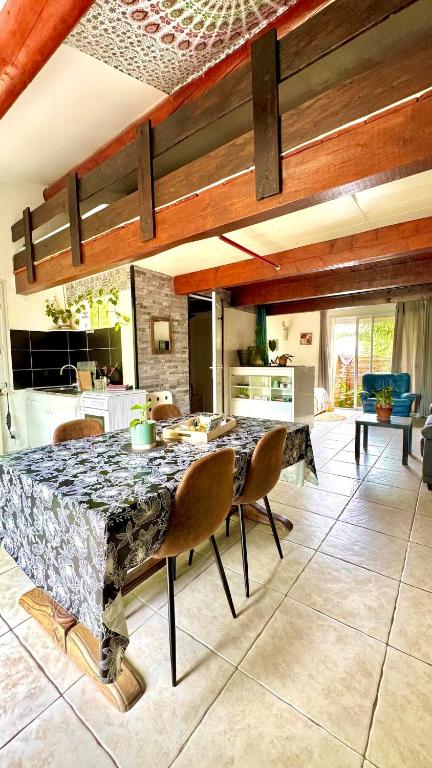loft, air conditioning, garden, optional jacuzzi, barbecue - Bed and Breakfast Lunel