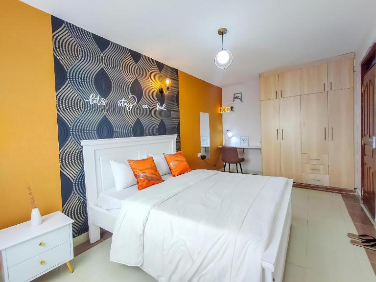 Bright and Leafy Top Floor 1BR at Whitehouse Garden City Area - B&B Nairobi