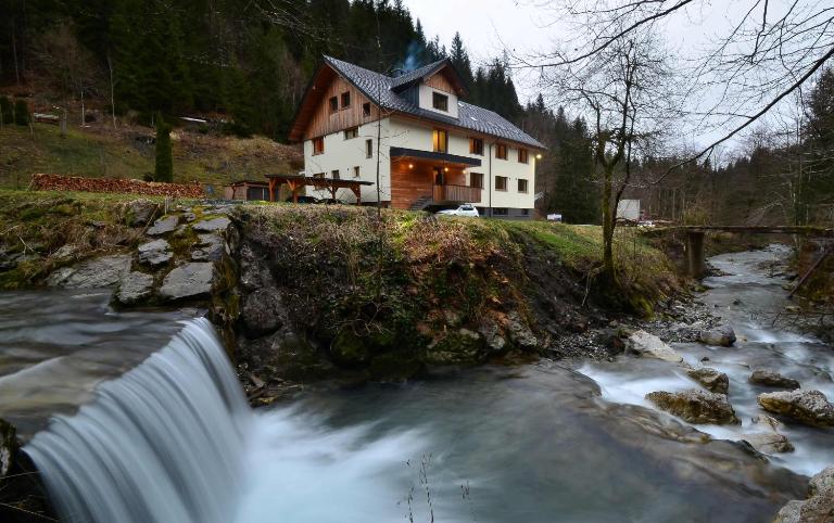 Apartmaji nad potokom - B&B Zelezniki