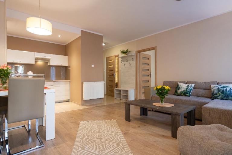 Karkonosky Apartamenty- Naturalny Czar - B&B Szklarska Poręba