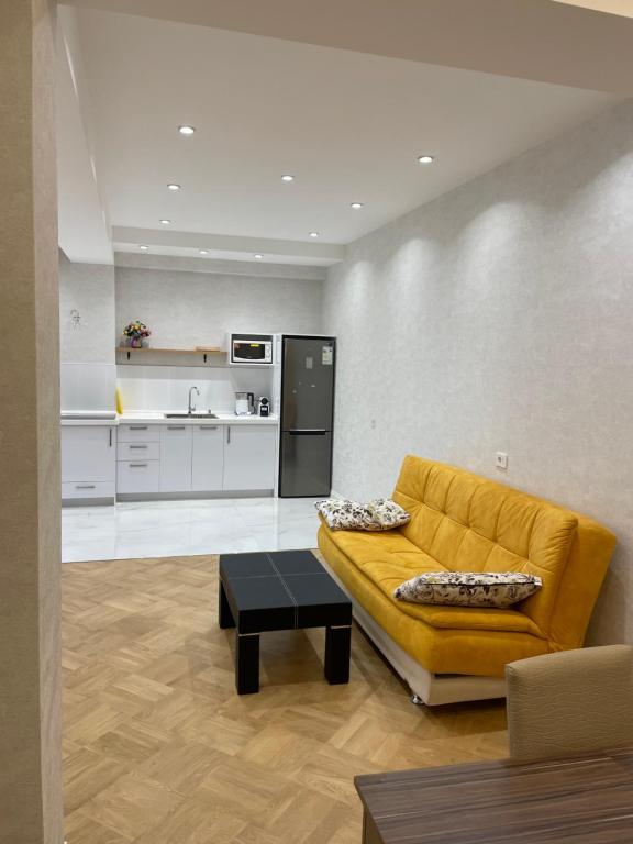Baku City Center Studio - City View & Modern Comfort - B&B Bakú