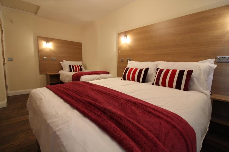 Benny's Hideout - City Centre - Parking - 2BR - B&B Belfast