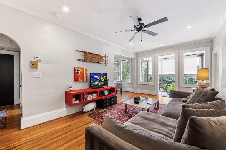 Spacious 2BR in Myers Park with sunroom - B&B Charlotte