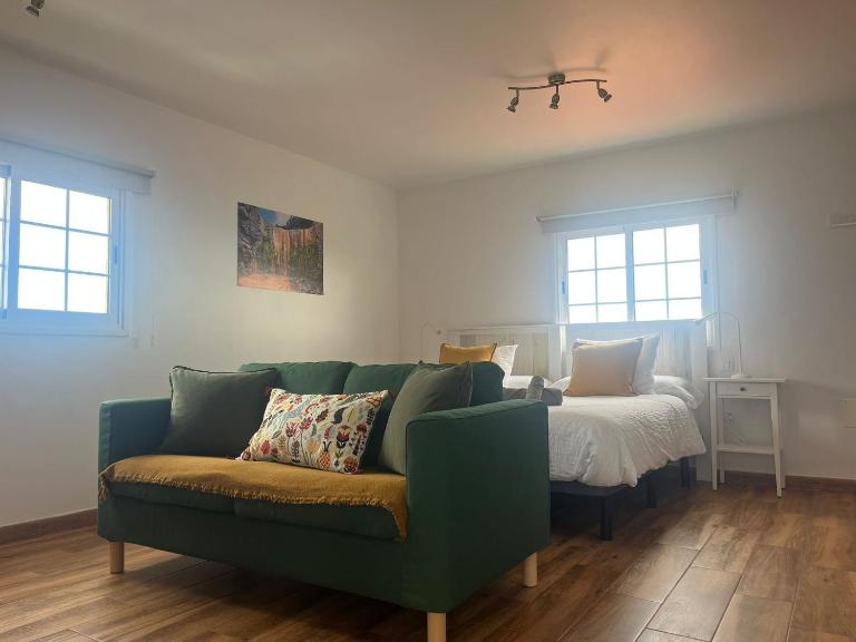 Los Frailes 2 - B&B Breña Baja